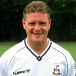 Paul Gascoigne, Englands einstiger Fußballheld, spricht offen über seine Alkoholsucht und Traumata. Sein Buch Eight erzählt vom Kampf ums Überleben.