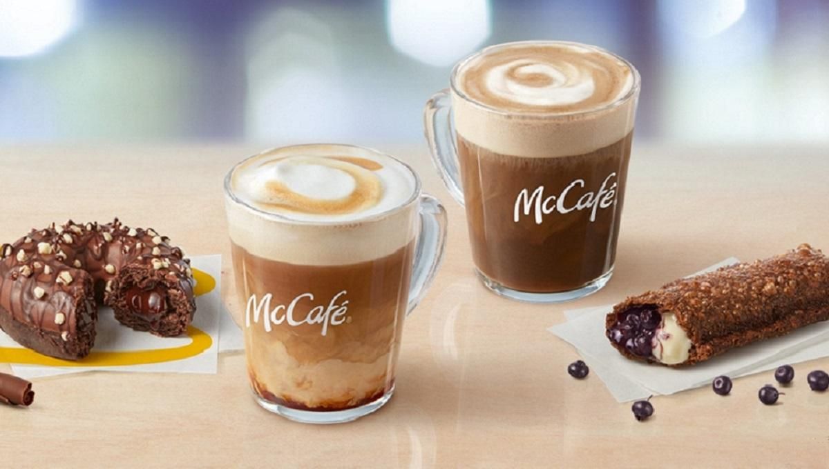 McDonald’s präsentiert Toasted Marshmallow Latte und Cappuccino sowie den Blueberry McPie – saisonale Highlights für Kaffee- und Dessertliebhaber im Herbst.