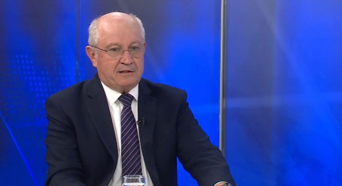 Das Parlament Moldaus bestätigt Alexandru Muntianu als neuen Premierminister. Er lebte 20 Jahre in der Ukraine und droht mit Rücktritt, falls Moldau bis 2028 nicht der EU beitritt.