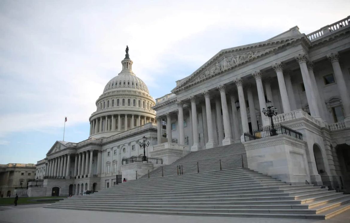 Teil-Shutdown in den USA dauert 36 Tage, Fluglotsen arbeiten ohne Gehalt, SNAP-Leistungen werden nur teilweise ausgezahlt.