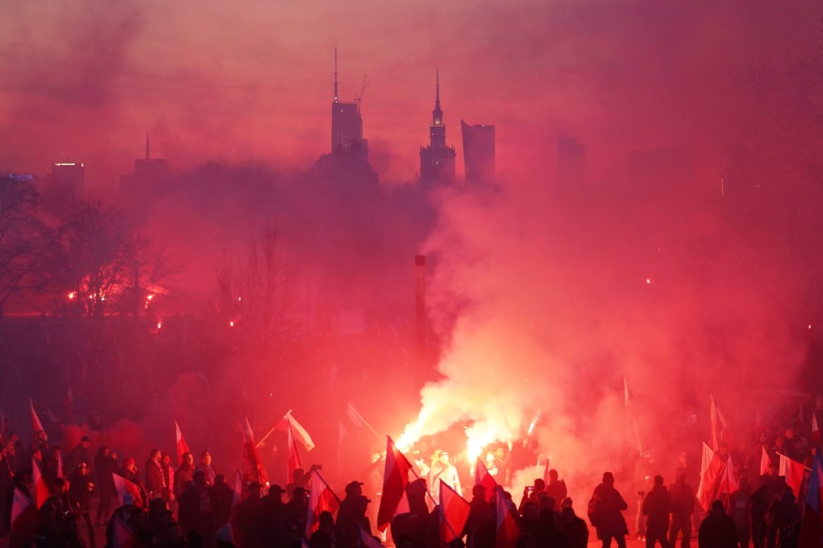 Erfahren Sie alles über den polnischen Unabhängigkeitstag am 11. November 2025: Geschichte, Traditionen, Paraden, Glückwünsche und die Bedeutung dieses besonderen nationalen Feiertags.