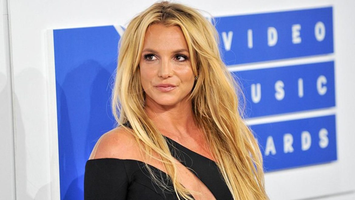 Britney Spears hat ihr Instagram-Konto gelöscht nach besorgniserregenden Posts und Konflikten mit Kevin Federline, was Fans weltweit alarmierte.