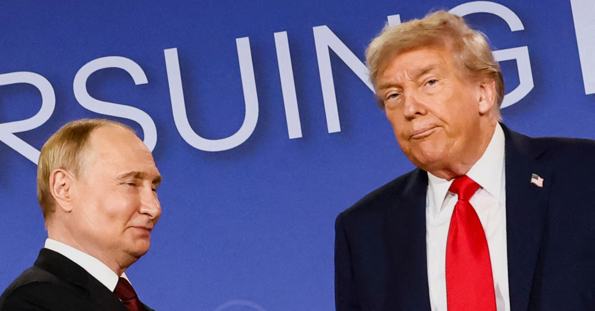 Jeffrey Epstein versuchte vor Trumps Treffen mit Putin 2018, über internationale Kontakte Einblicke zu vermitteln und Einfluss zu gewinnen.
