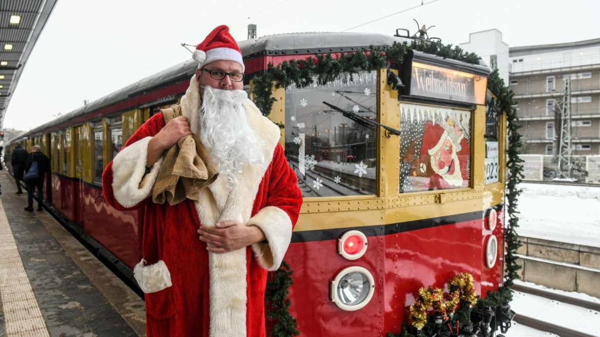 Der Berliner Weihnachtszug 2025 fährt an allen Adventswochenenden. Alle Infos zu Terminen, Routen, Preisen und historischen Zügen im Adventsnetz.