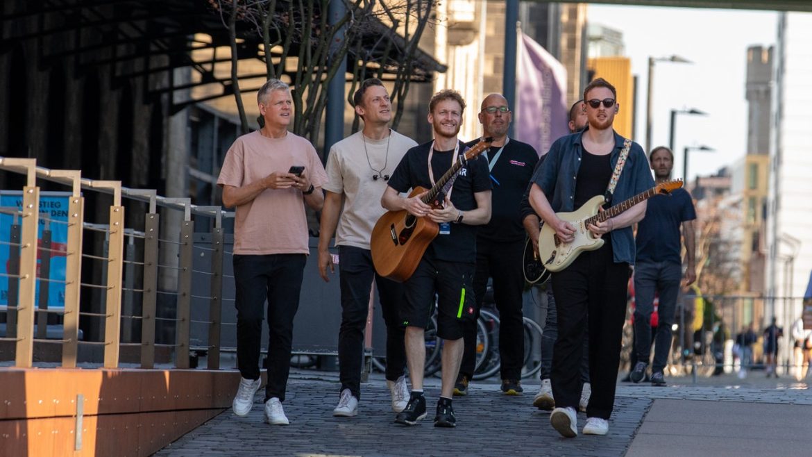 Sichern Sie Tickets für die Brings Tour 2026 – 35 Jahre Brings. Alle Termine in NRW und Deutschland, Hits & neue Songs live erleben.