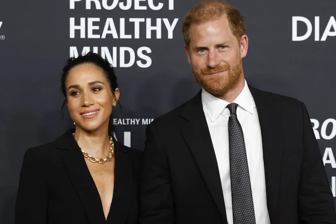 James Holt verlässt seine Rolle als Executive Director bei Archewell. Meghan und Harry loben seinen Beitrag zu globalen philanthropischen Projekten.