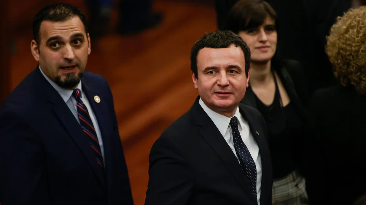 Im Kosovo wird erneut gewählt. Premier Kurti kämpft um absolute Mehrheit, Oppositionsparteien blockieren Koalitionsverhandlungen, berichten Medien.