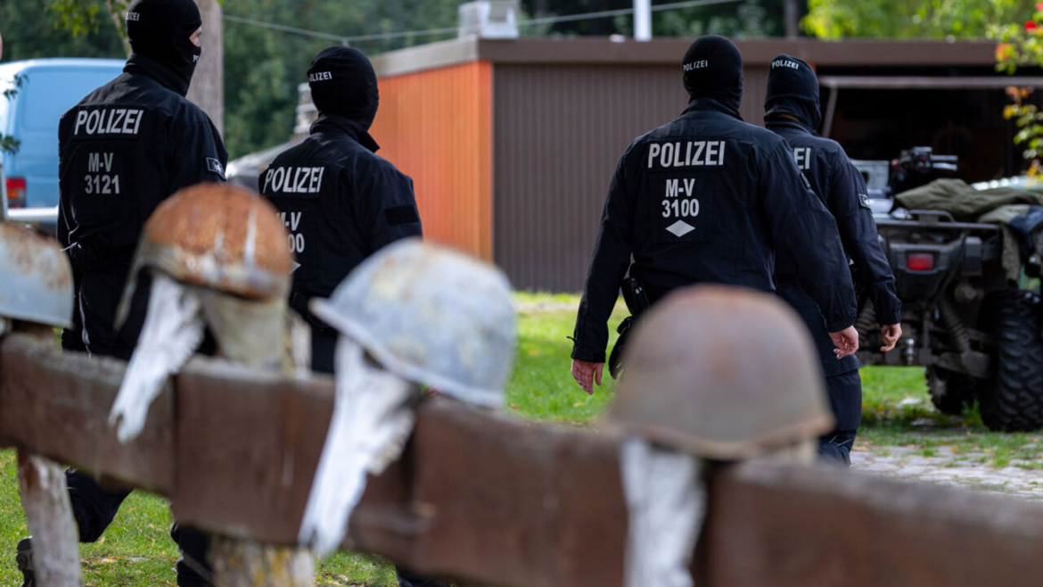 Das Bundesverwaltungsgericht hebt das Verbot der Neonazi-Gruppe Hammerskins auf. Regionale Chapter können weiterarbeiten, das Ministerium hatte überzogen.