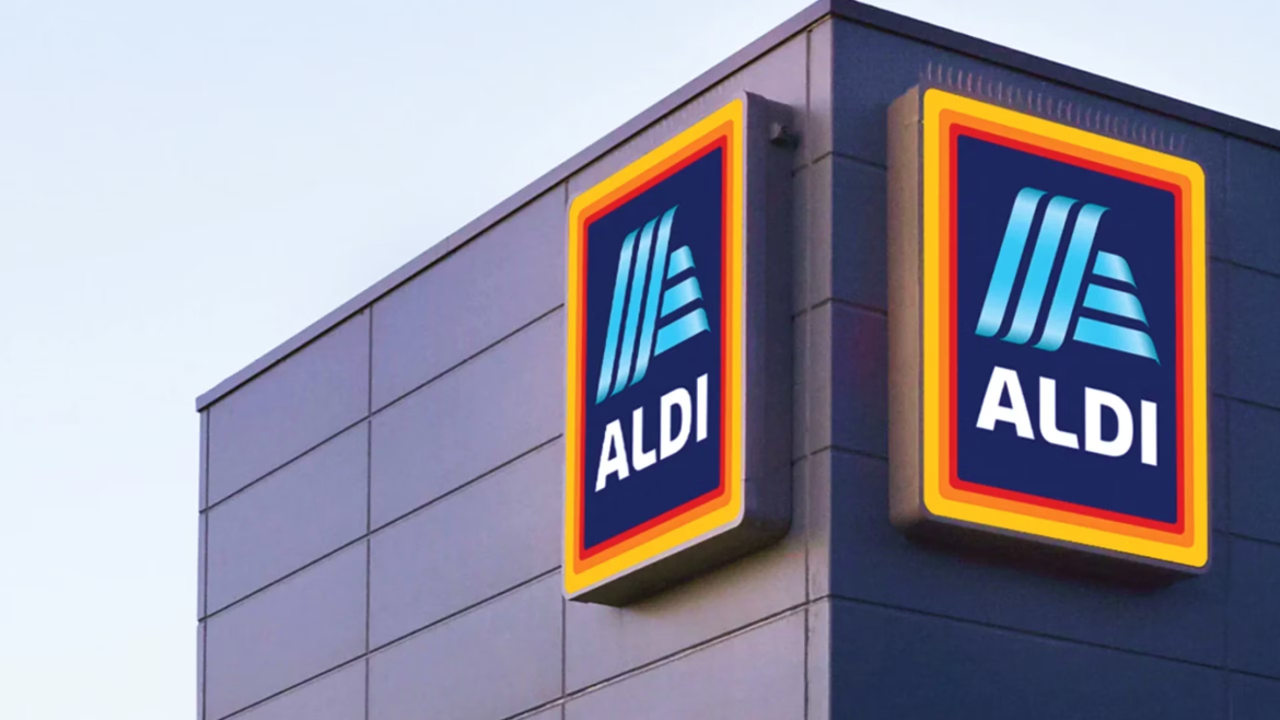 Aldi Süd ändert im Dezember Öffnungszeiten: An Heiligabend und Silvester schließen die Filialen früher, in Einkaufscentern gelten abweichende Regeln.