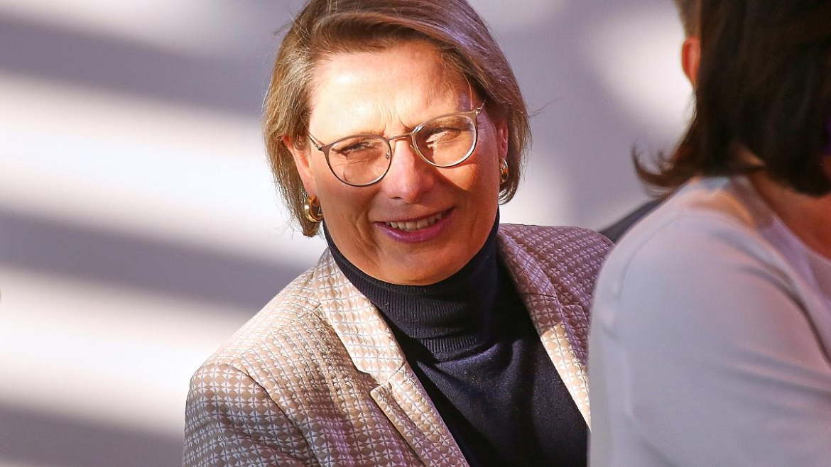 Internetprovider sollen IP-Adressen künftig drei Monate speichern, um Cyberkriminalität besser zu bekämpfen, so ein Gesetzentwurf von Bundesjustizministerin Hubig.