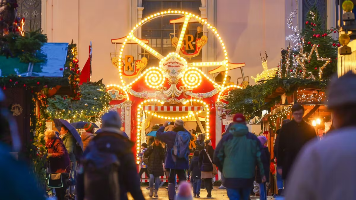 Der Weihnachtsmarkt Ludwigsburg verzeichnet rund 900.000 Besucher und positives Fazit der Organisatoren dank neuem Arsenalplatz‑Konzept und vielfältigen Ständen.