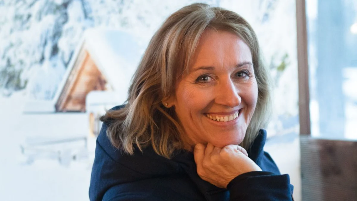 Die ehemalige Skirennläuferin Michaela Gerg hat mit 60 Jahren zum dritten Mal geheiratet, nachdem ihr Partner Achim Winter ihr in der Karibik einen Antrag machte.