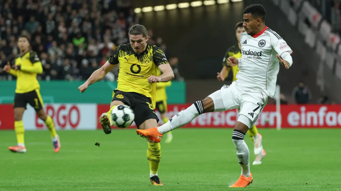 Die Bundesliga startet ins neue Jahr: Eintracht Frankfurt trifft auf Borussia Dortmund. Spiel live im SAT.1-Stream und Free-TV, Anstoß 20:30 Uhr.