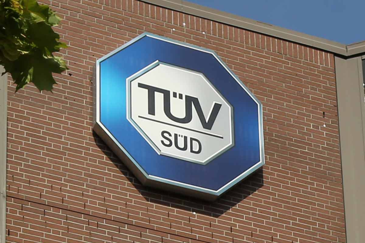 TÜV in Deutschland 2026: Alle Infos zu Kosten, Fristen und neuen Regeln für die Hauptuntersuchung. Erfahren Sie, wann Ihr Auto zur blauen Plakette muss.