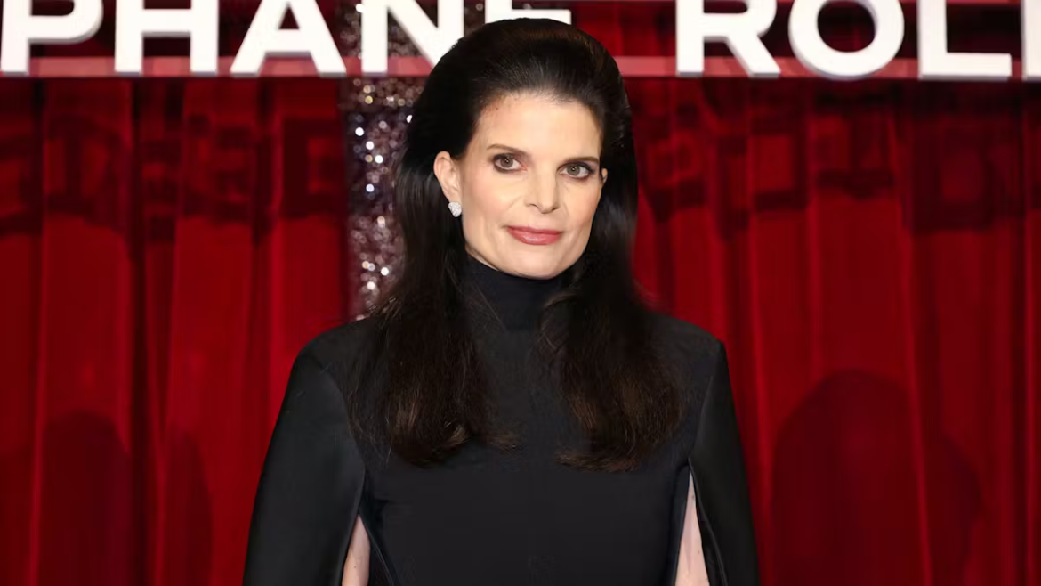 Athina Onassis zeigt sich selten in der Öffentlichkeit und wurde backstage bei der Stéphane-Rolland-Show während der Paris Fashion Week gesehen.