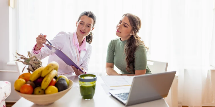 Kopfschmerzen zu Hause lindern: natürliche Methoden und Tipps für eine sichere Anwendung