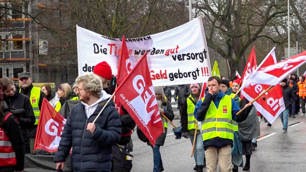 Zweitägiger Warnstreik im öffentlichen Dienst Berlin und Brandenburg: Tausende Mitarbeitende fordern sieben Prozent mehr Gehalt, Berichte über Kitaschließungen.