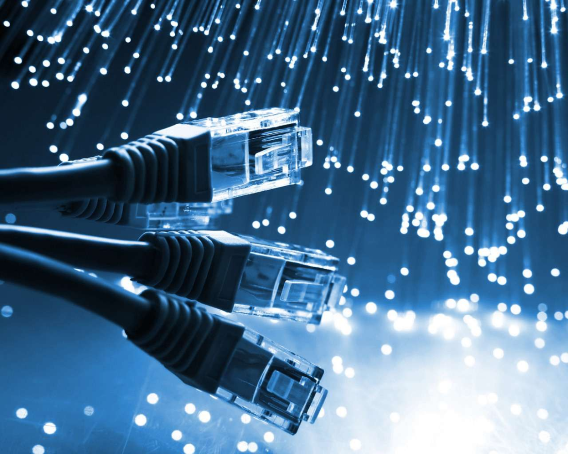 Glasfaser Internet bei Stromausfall nutzen: Erfahren Sie wie GPON Technik funktioniert und wie Sie Ihren Router mit Powerbanks für WLAN ohne Strom versorgen können.