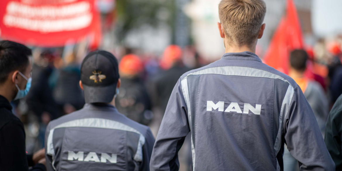 MAN investiert 1 Mrd. Euro in deutsche Werke, plant sozialverträglichen Abbau von 2.300 Stellen bis 2035 und sichert langfristig Standorte in Deutschland.