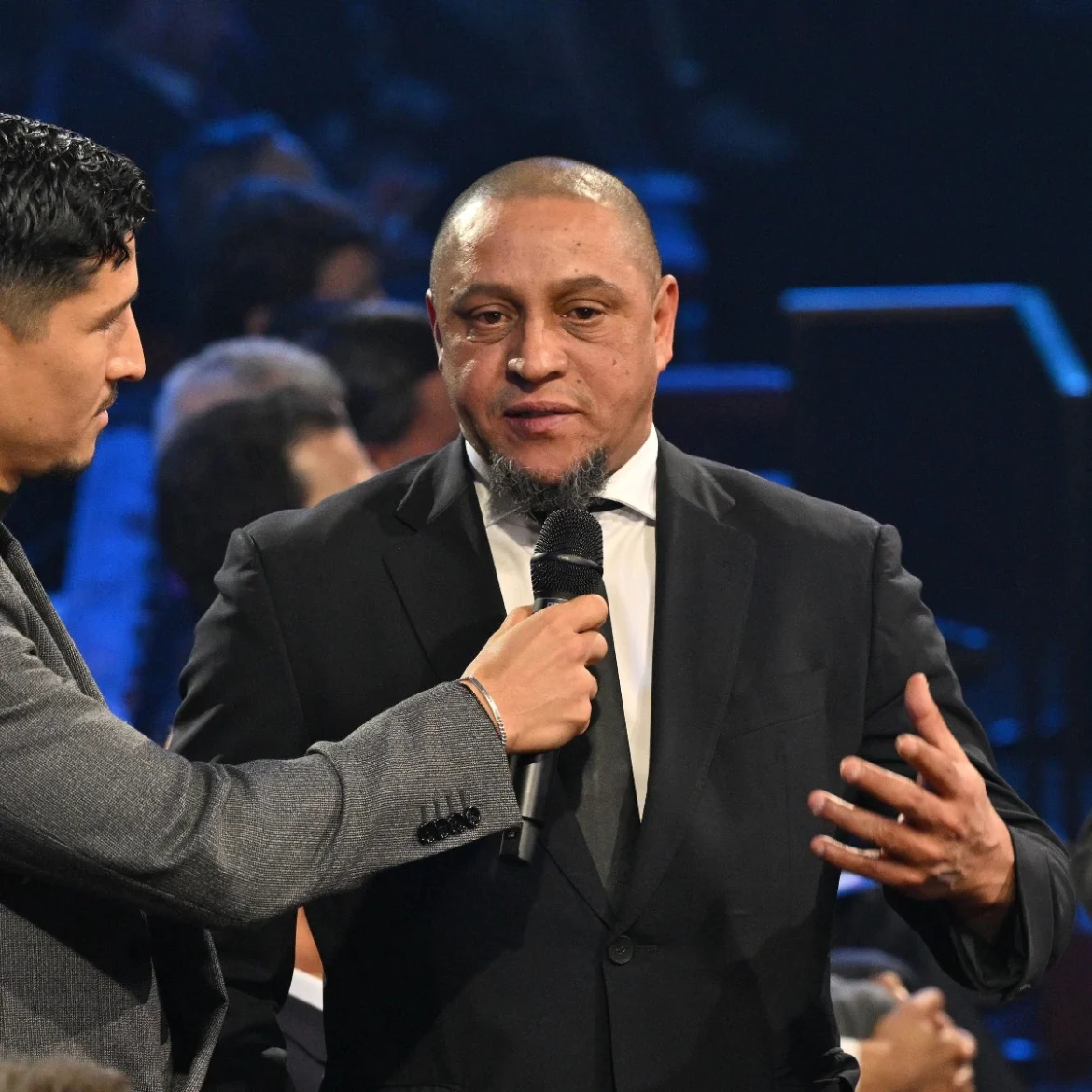 Ex-Fußballprofi Roberto Carlos wurde in Brasilien am Herzen operiert. Ärzte berichten, dass sein Zustand nach dem Eingriff stabil ist.