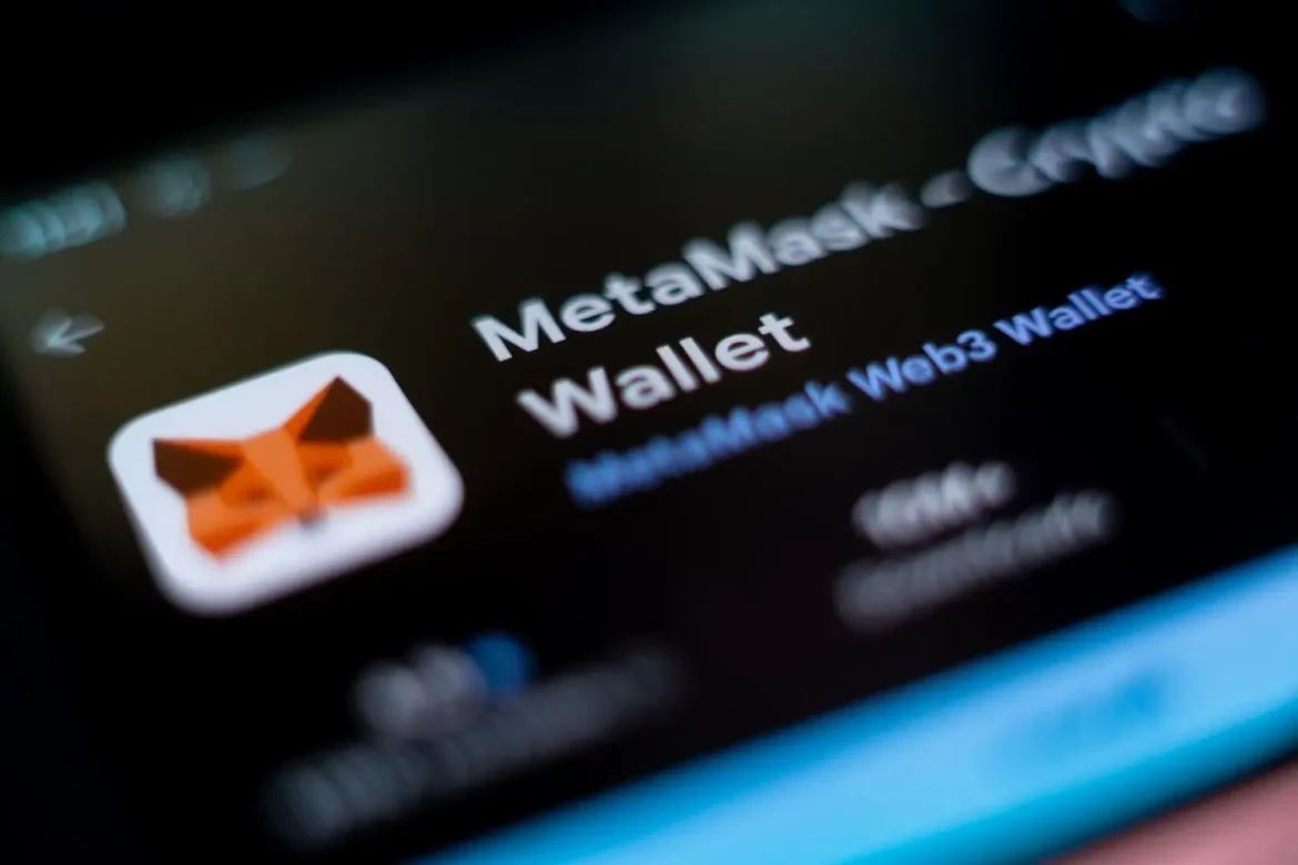 MetaMask-Nutzer stehen im Visier einer neuen Phishing-Attacke, die über gefälschte 2FA-Requests Wallet-Seed-Phrasen stiehlt, berichtet 4thebike.de.