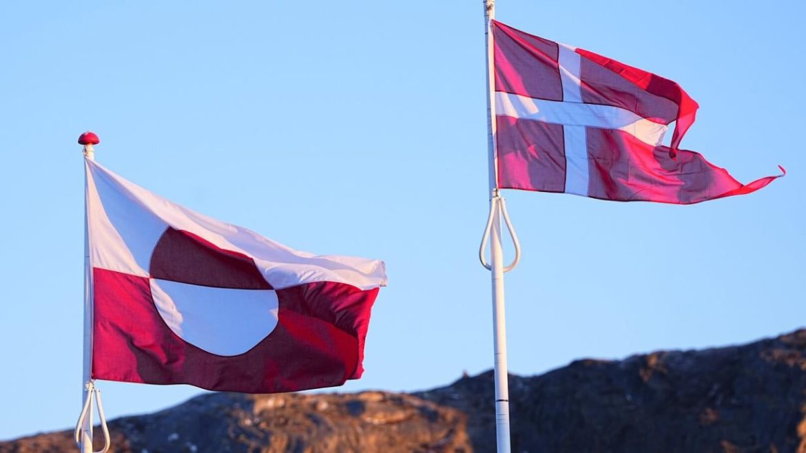 Dänische Streitkräfte evakuieren ein Besatzungsmitglied eines US‑U‑Boots vor Grönland wegen eines medizinischen Notfalls und bringen es nach Nuuk zur Behandlung.