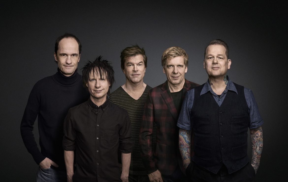 30 Jahre nach Erstveröffentlichung erreicht „Opium fürs Volk“ von Die Toten Hosen erneut Platz 1 der deutschen Albumcharts.