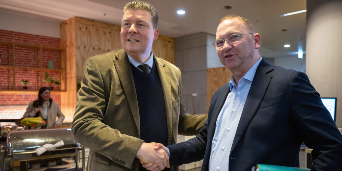 Tarifabschluss im öffentlichen Dienst: 900.000 Beschäftigte erhalten bis 2028 insgesamt 5,8 % mehr Gehalt, inklusive Zulagen und Nachwuchsförderung.