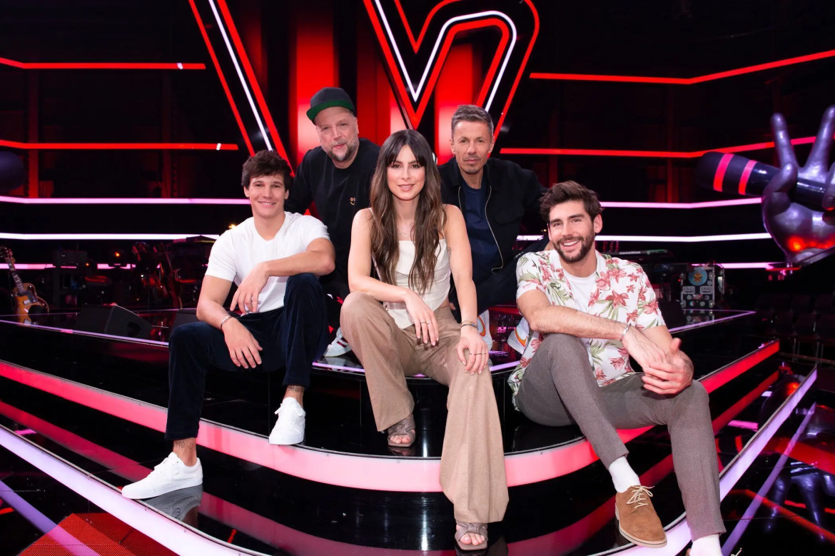 Die 14. Staffel von "The Voice Kids" startet am 14. Februar 2026 mit Alvaro Soler, Michael Patrick Kelly, Leony und HE/RO. Alle Termine und Streaminfos hier.