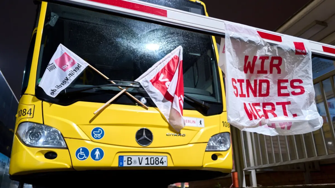 Warnstreik bei der BVG in Berlin vom 27.02. bis 01.03.2026: U-Bahn, Tram und die meisten Busse stehen still. Diese Linien fahren weiter und das gilt für S-Bahn und Regionalverkehr.