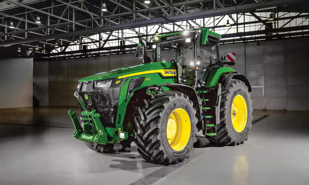 John Deere 8R 540 mit 634 PS und 2.695 Nm: Technische Daten, Marktstart 2027 in Europa