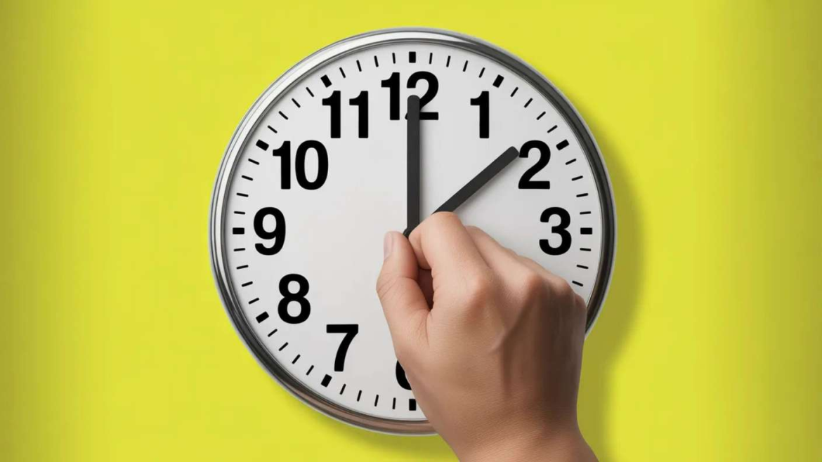 Die Sommerzeit 2026 startet am 29. März, einen Tag früher als 2025. Uhrumstellung folgt EU-Regelung, Auswirkungen auf Tageslicht und Tiere sind spürbar.