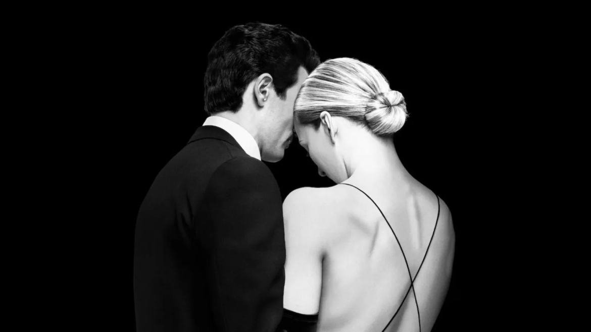 Love Story Episode 6 zeigt John F. Kennedy Jr. und Carolyn Bessette bei der Hochzeitsvorbereitung unter Medienaufmerksamkeit. Start am 5. März 2026.