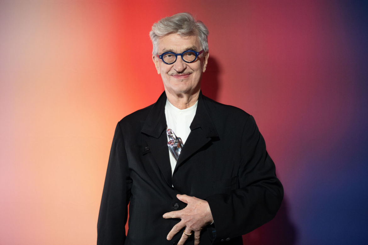 Wim Wenders führt die Berlinale-Jury 2026 an und spricht über Kino als Arbeit, Streaming-Bedenken und die Bedeutung der großen Leinwand für Filmkunst.