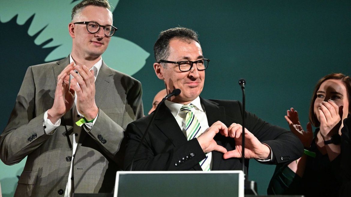 Grüne gewinnen knapp vor der CDU die Landtagswahl in Baden-Württemberg. Brantner lobt Özdemirs Aufholjagd und betont Wirtschaft und Klimaschutz.