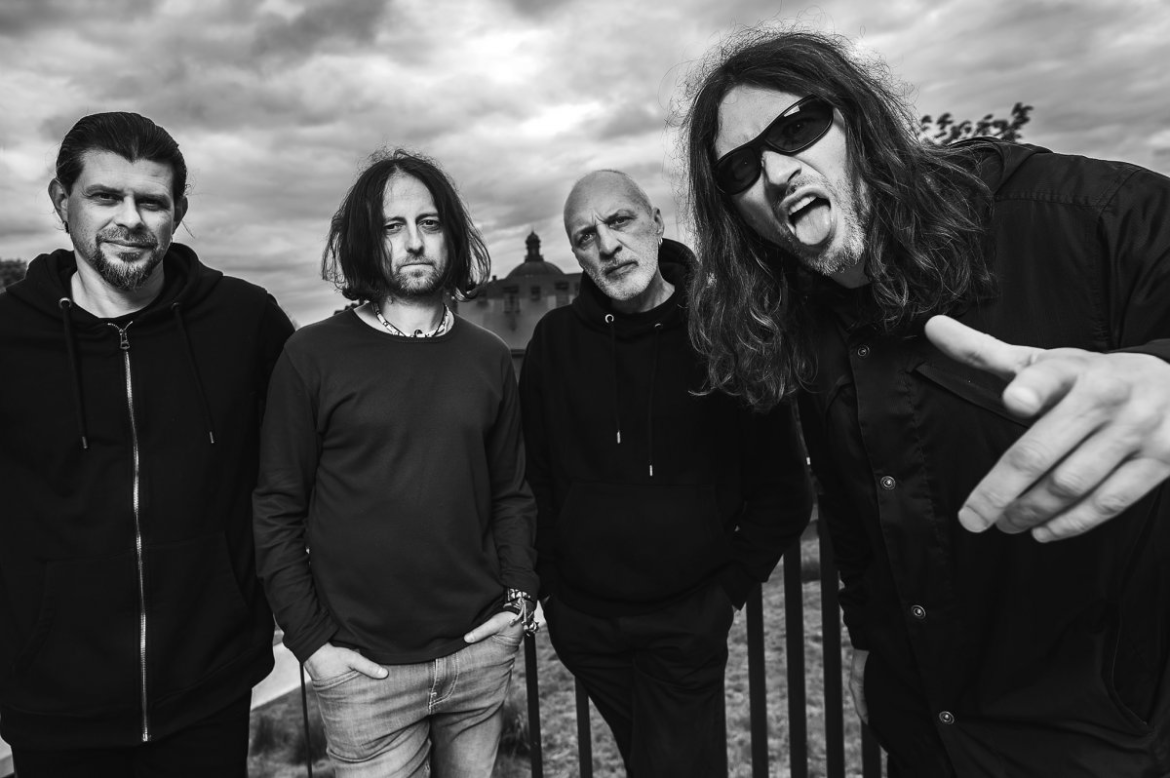 KARNA startet Europatour 2026: Ukrainische Gutsul-Metal-Legenden begeistern Fans in Amsterdam mit Hits und neuen Tracks. Tickets ab 49 EUR erhältlich.