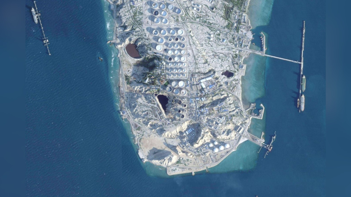 US-Streitkräfte greifen iranische Insel Kharg an. Militäranlagen zerstört, Öl-Infrastruktur unversehrt. Straße von Hormus bleibt blockiert.