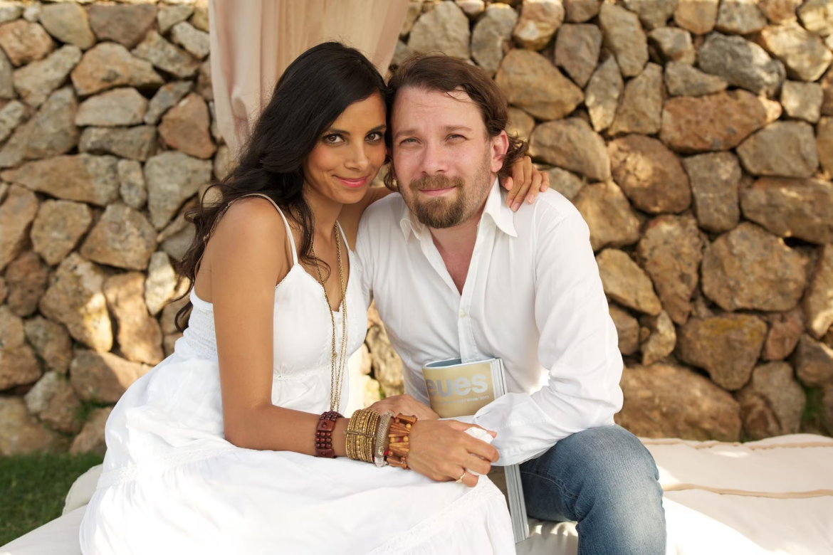 Collien Fernandes wirft Christian Ulmen Identitätsdiebstahl, öffentliche Beleidigung und Körperverletzung vor – Anzeige in Palma de Mallorca eingereicht.