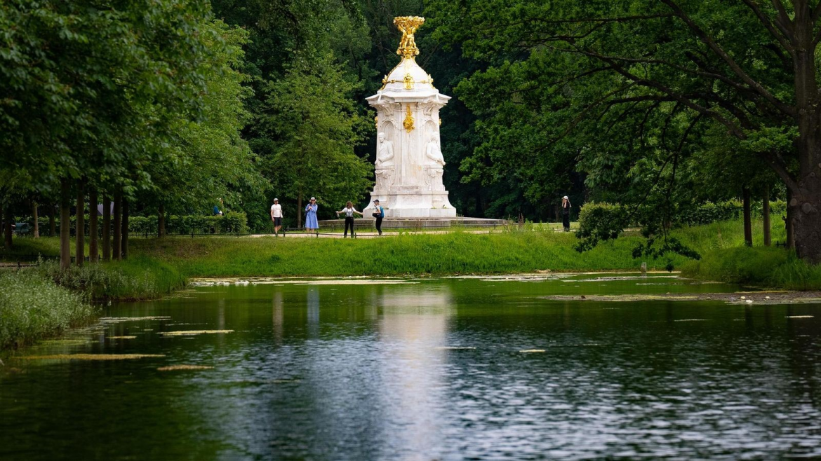 Tiergarten Berlin 2026: Planen Sie Ihren Besuch mit dem offiziellen Event-Guide. Neue Regeln für Nachhaltigkeit, Termine für das Frühlingserwachen und digitale Stelen.