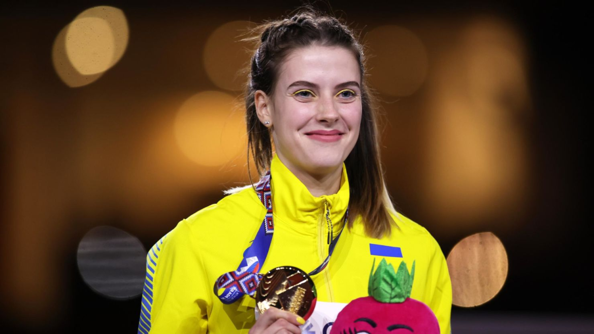 Jaroslava Maguchich sichert sich Gold im Hochsprung bei der Hallen-WM 2026, Julia Levchenko erkämpft Silber. Ukraine erstmals Doppelpodium bei Frauen.