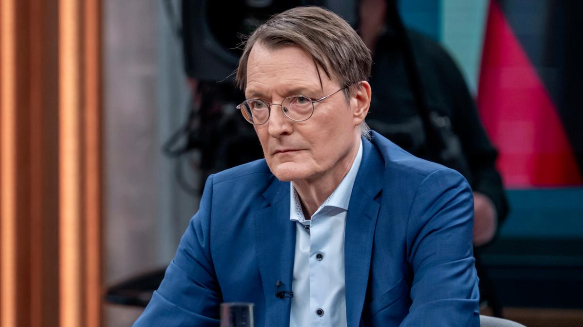 SPD-Sozialexperte Lauterbach will Renten für Gutverdiener begrenzen, um höhere Zahlungen an Geringverdiener zu ermöglichen und das System gerechter zu gestalten.