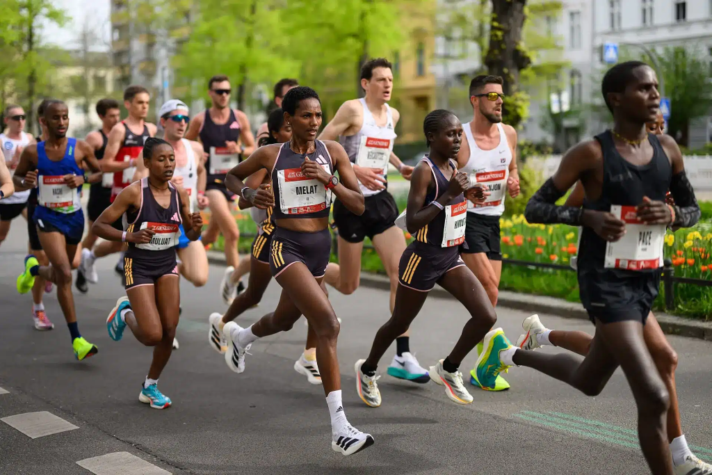 Generali Berlin Half Marathon 2026: Rekordzeit für Likina Amebaw auf der schnellen Berliner Strecke
