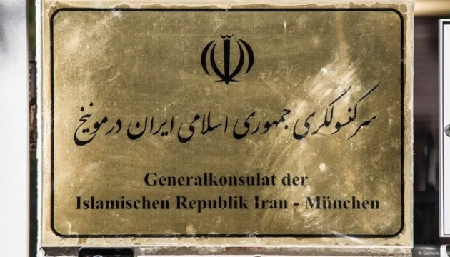 Deutsche im Iran 2026: Wo Sie sich melden müssen und wie Sie sicher zurück nach Deutschland kommen