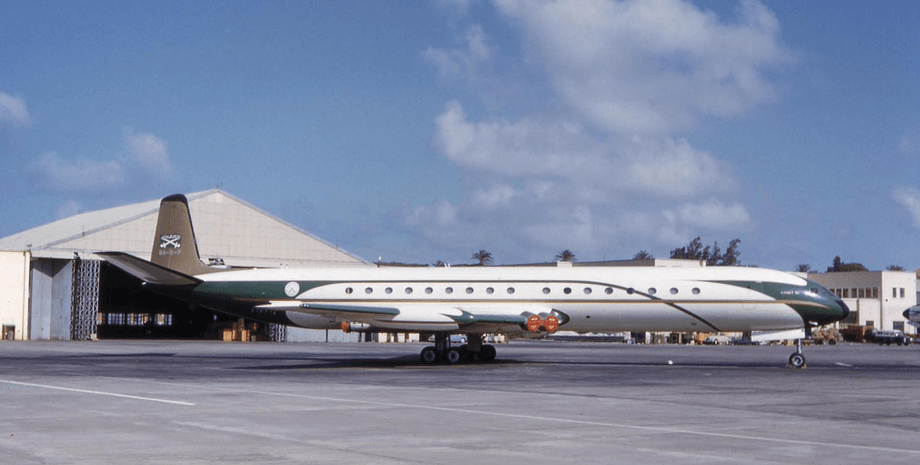 Wie zurückkehren und wohin sich wenden: Botschaftskontakte und Reisewege für Deutsche in Saudi-Arabien 2026