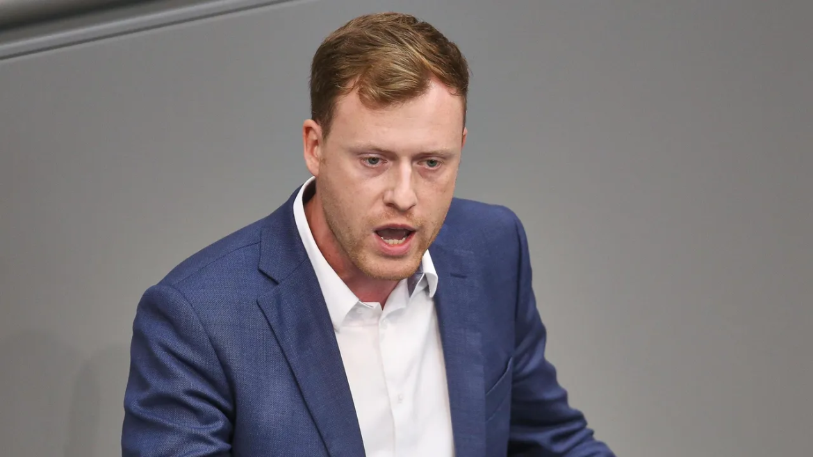 AfD schließt Jan Wenzel Schmidt wegen Vetternwirtschafts-Debatte aus. Die Fraktion verliert zweiten Abgeordneten seit der Bundestagswahl 2025.