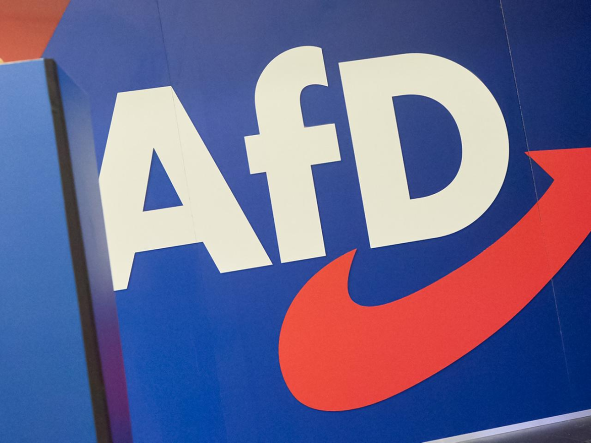 Verwaltungsgericht Köln stoppt vorläufig die Einstufung der AfD als gesichert rechtsextremistisch, Hauptsacheverfahren läuft weiter.