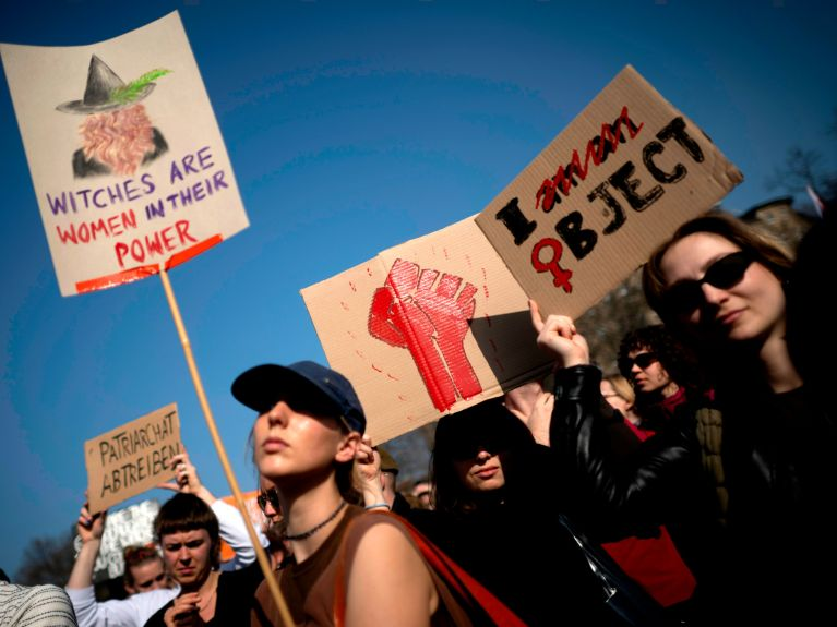 Der 8. März ist kein Frühlingsfest: Historische Fakten zum Frauentag brechen Mythen
