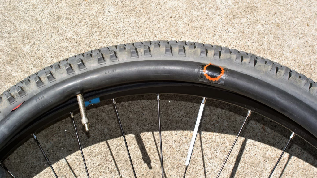 Fahrrad Reifen wechseln: Anleitung für Mantel und Schlauch