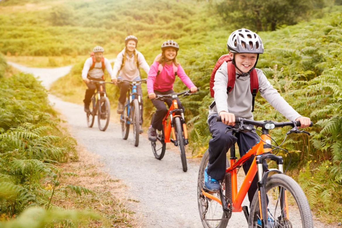 Fahrradtour planen: Von der Route über die Packliste bis zur Übernachtung. Praktische Tipps für Tages- und Mehrtagestouren in Deutschland.