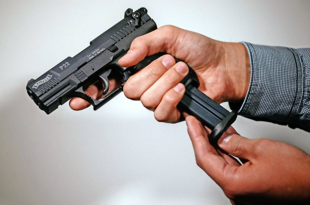 Kleiner Waffenschein 2026 in Deutschland: Voraussetzungen, Kosten, Antrag und wichtige Regeln